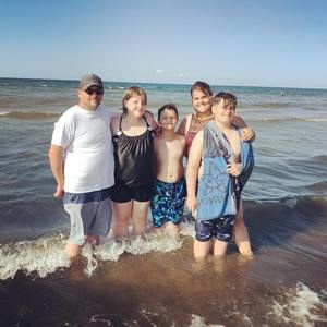 Meet your Posher, Larissa